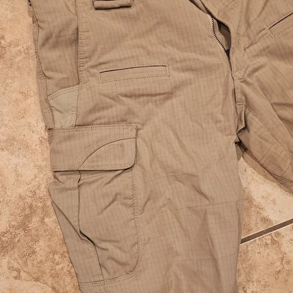 5.11 Women's Tactical Tan Cargo Pants 10 Long - Picture 2 of 7